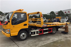 布尔津哪里有拖车服务